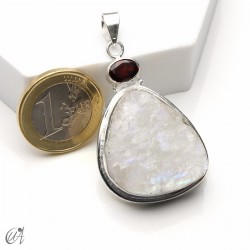 Piedra luna en bruto con granate facetado, colgante en plata - modelo 5