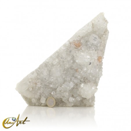 White apophyllite druse