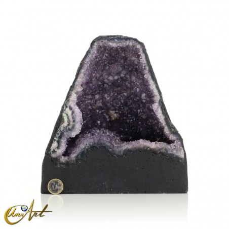 Geoda de amatista con pequeña calcita central