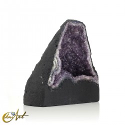 Amethyst geode with small central calcite