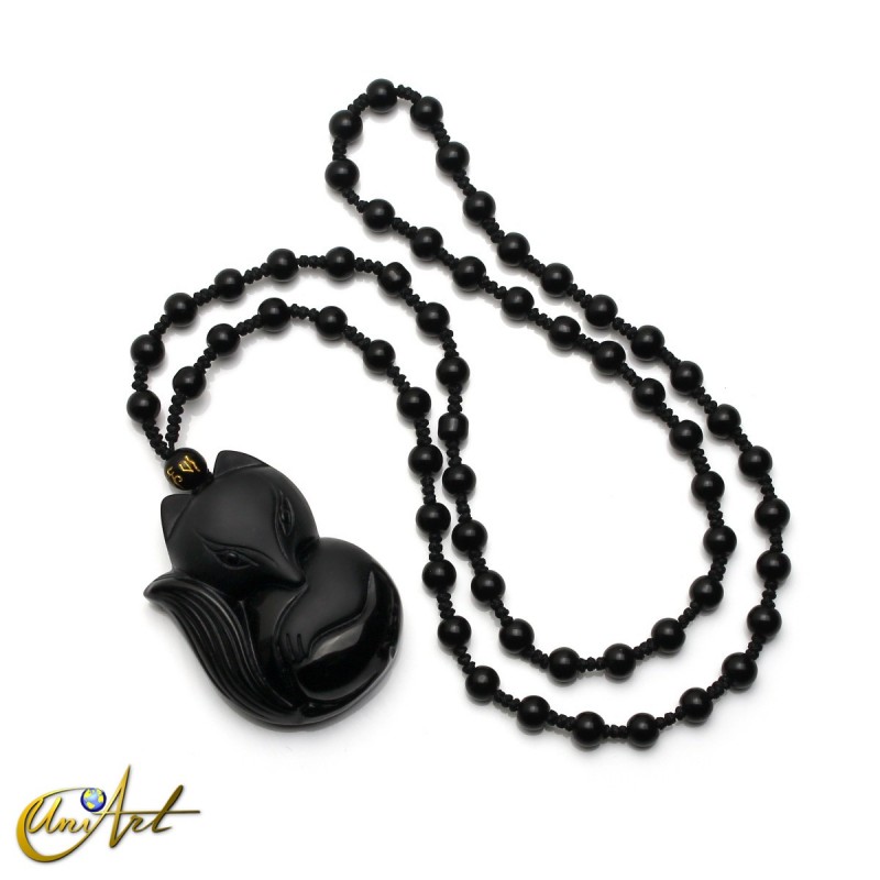 Zorro tallado en obsidiana con collar