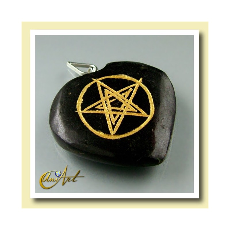 Heart with Pentagrama engraved in tourmaline