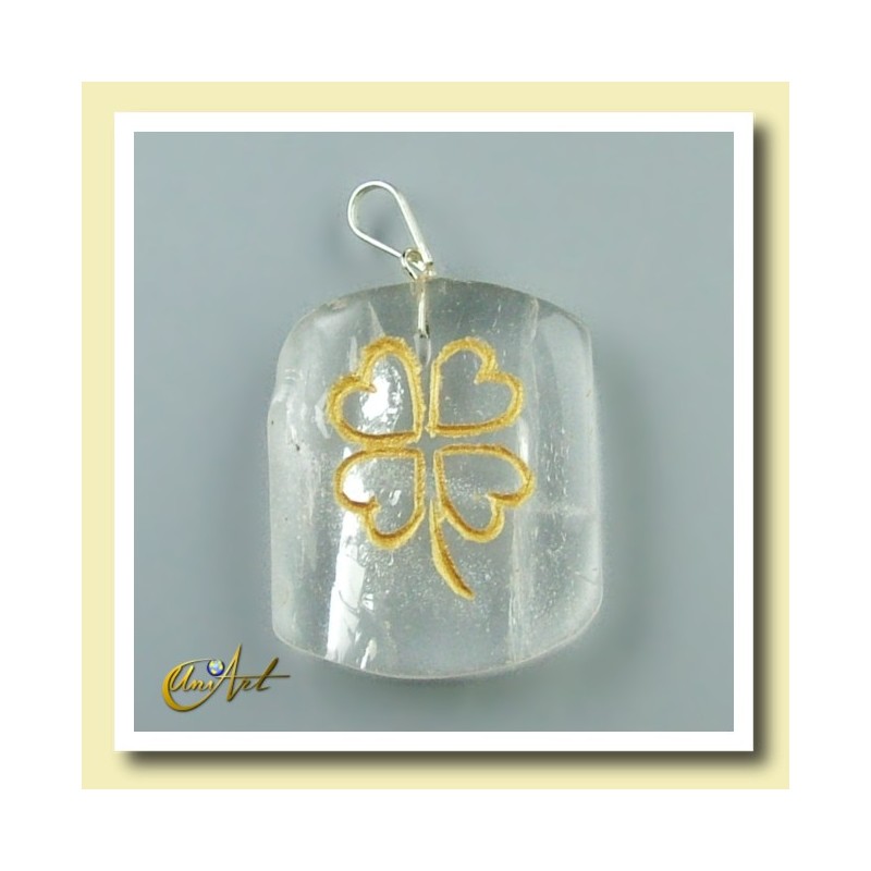 Clover - pendant engraved of cristal quartz