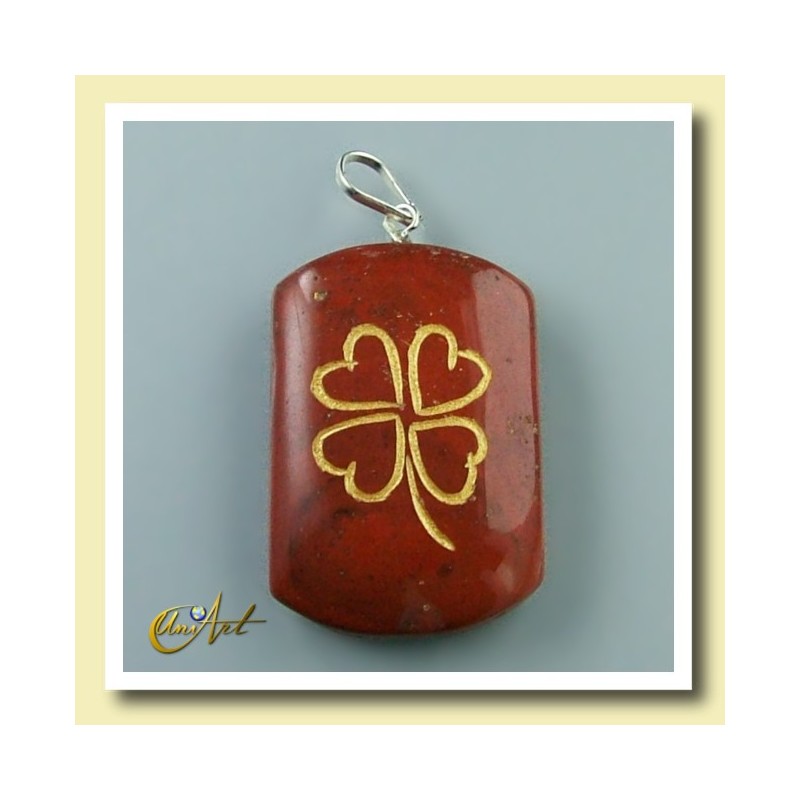 Clover - pendant engraved of red jasper