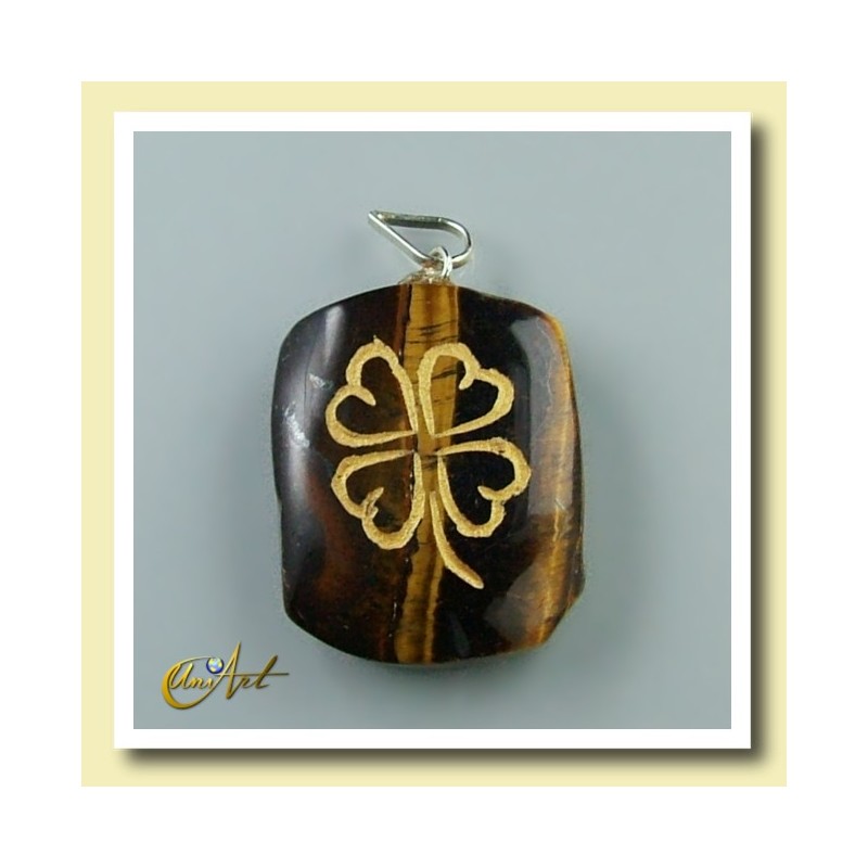 Clover - pendant engraved of tiger eye