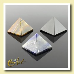 Pirámide de 2 cm en minerales