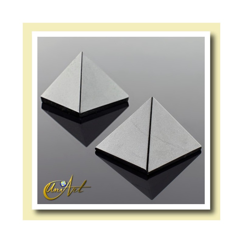 Pirámide de 2 cm de turmalina negra
