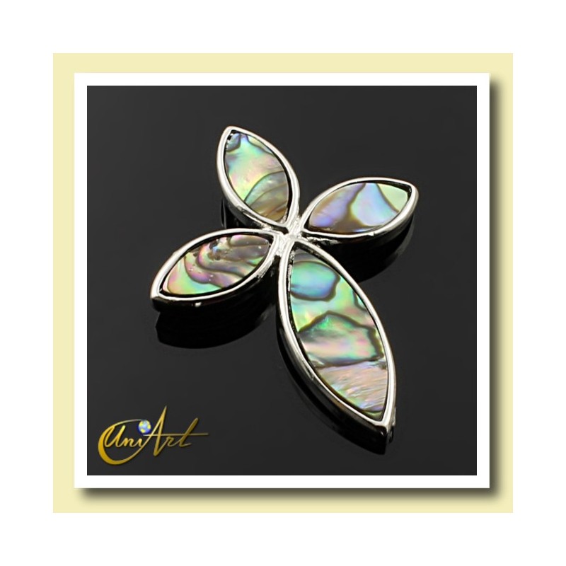 Colgante Cruciforme con Nácar.