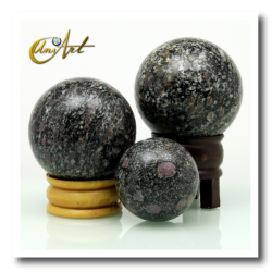 Rubí in matrix sphere