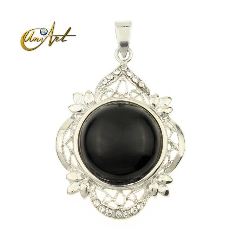 Round gothic onyx pendant