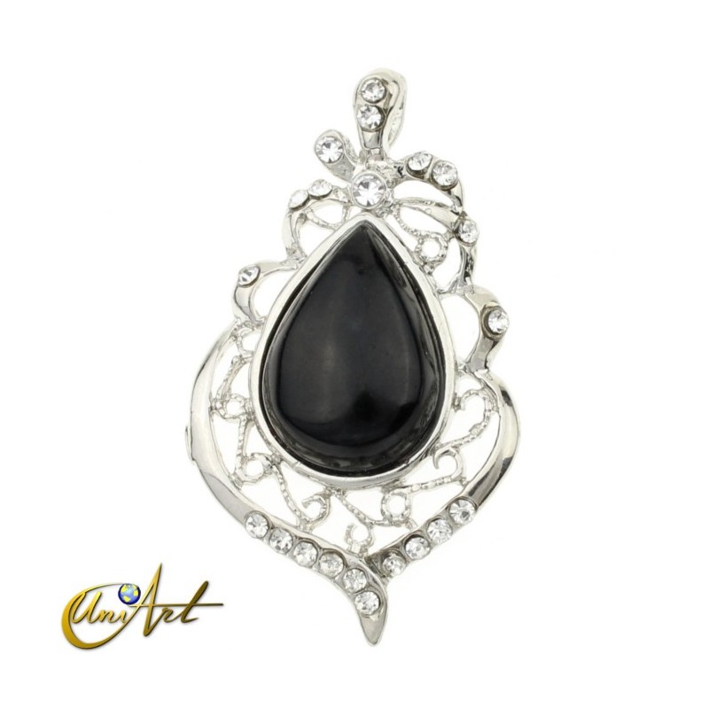 Gothic tear pendant of onyx