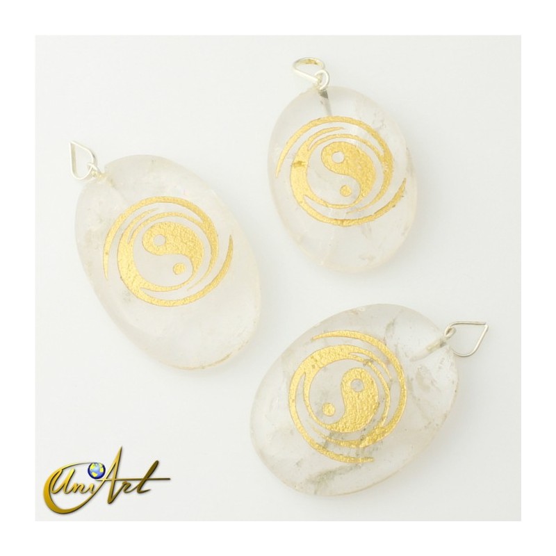 Pendant with The Yin and the Yang engraved in crystal quartz