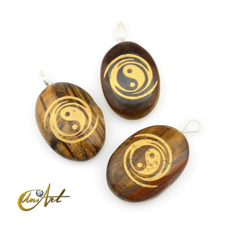 Pendant with The Yin and the Yang engraved in tiger eye