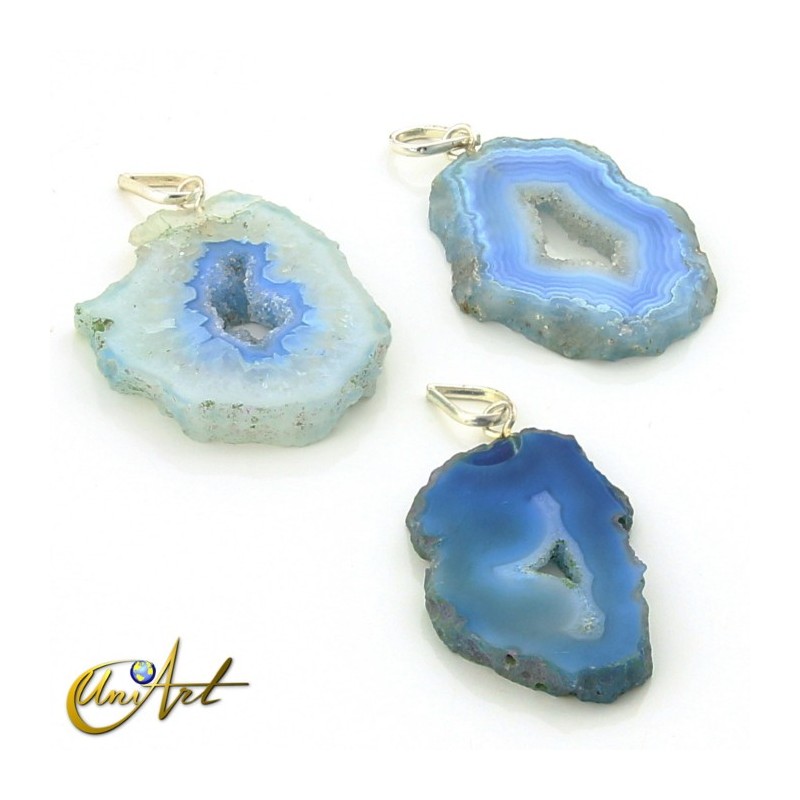 Slap blue agate pendant