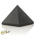 Pirámide de turmalina negra