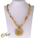 Collar de calcita amarilla con colgante flor