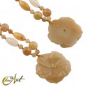 Collar de calcita amarilla con colgante flor