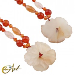 Carnelian necklace with flower pendant