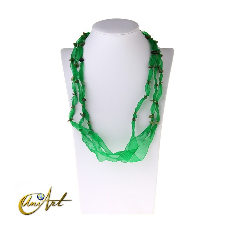 Organza necklace with jade chip for donut